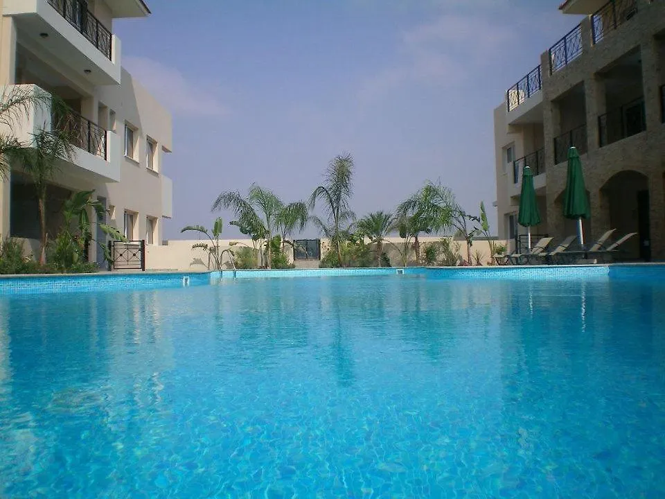 103 Elegant 2 Bed Apartment With Free Wifi, Ac, Pool & Gym! Lárnaca Chipre