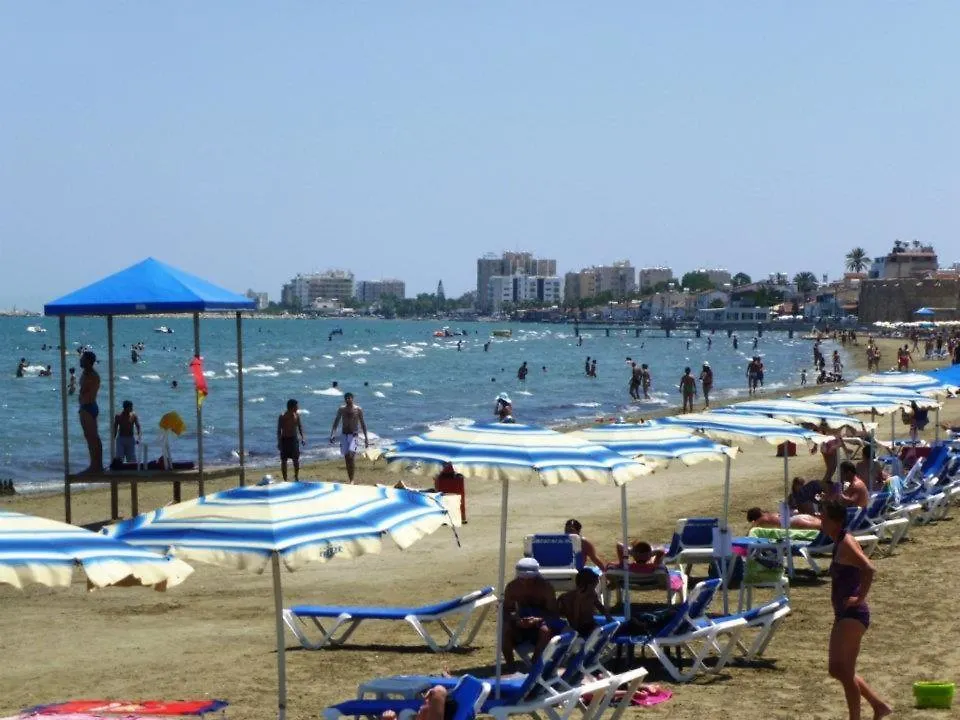 103 Elegant 2 Bed Apartment With Free Wifi, Ac, Pool & Gym! Lárnaca