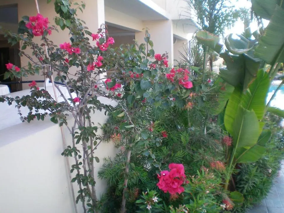 103 Elegant 2 Bed Apartment With Free Wifi, Ac, Pool & Gym! Lárnaca Chipre